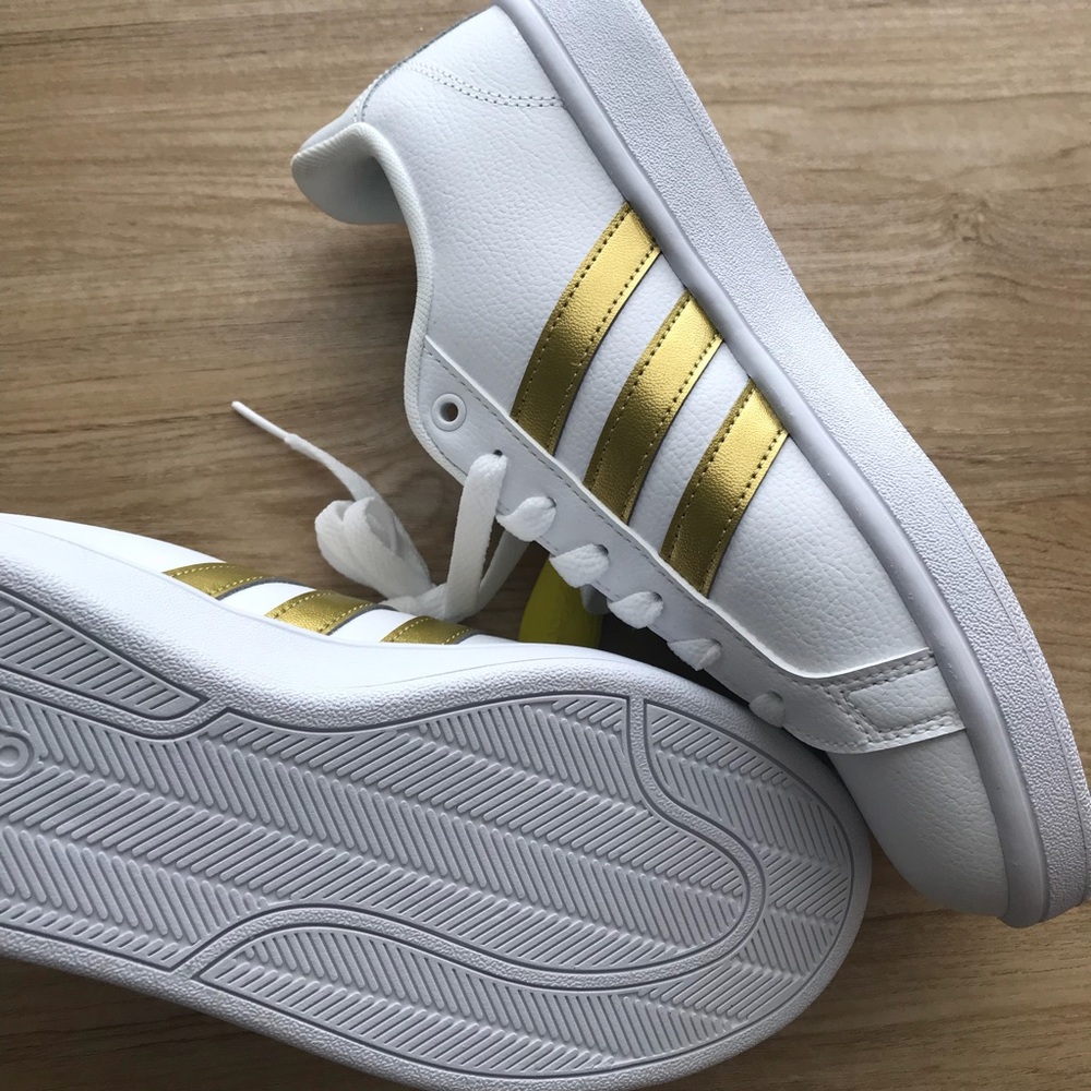 NWT Adidas Cloud-Foam Sneakers